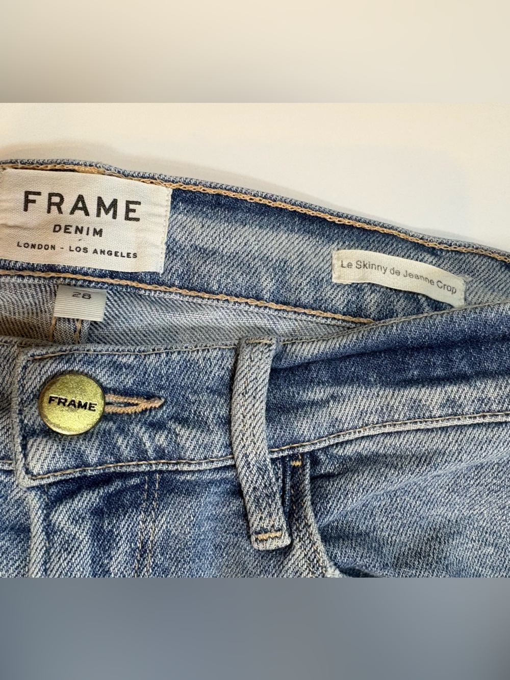 Frame Denim Le Skinny de Jeanne Crop | Light Wash | Size 28 - Picture 2 of 5